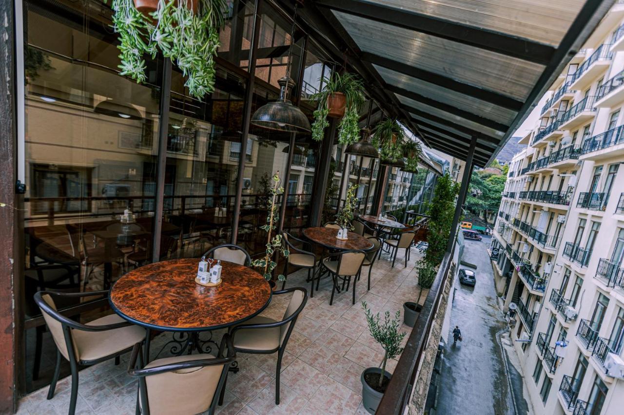 Pino Vere Palace Hotel Τυφλίδα Εξωτερικό φωτογραφία
