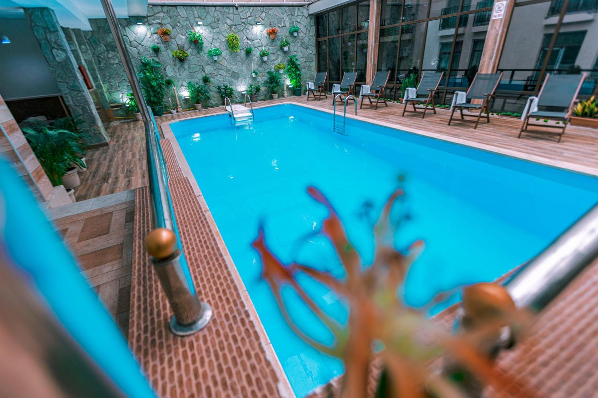 Pino Vere Palace Hotel Τυφλίδα Εξωτερικό φωτογραφία