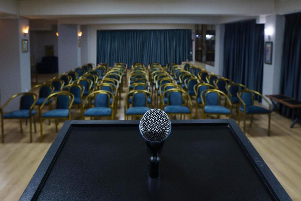 Pino Vere Palace Hotel Τυφλίδα Εξωτερικό φωτογραφία