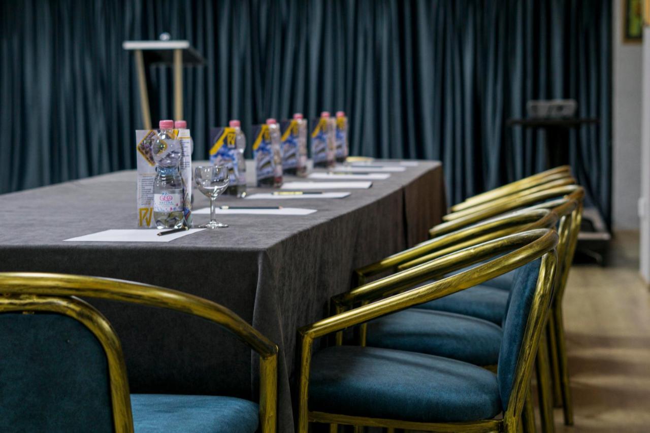 Pino Vere Palace Hotel Τυφλίδα Εξωτερικό φωτογραφία