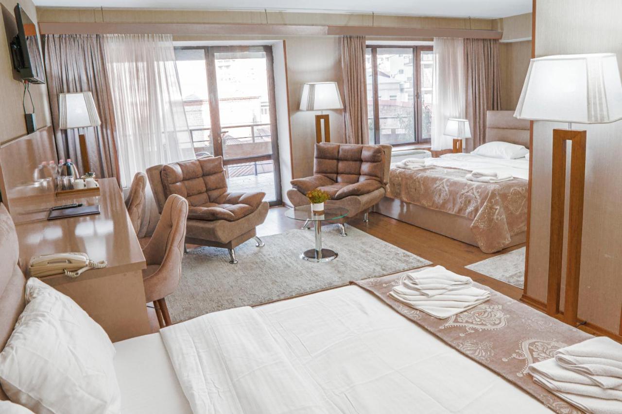 Pino Vere Palace Hotel Τυφλίδα Εξωτερικό φωτογραφία