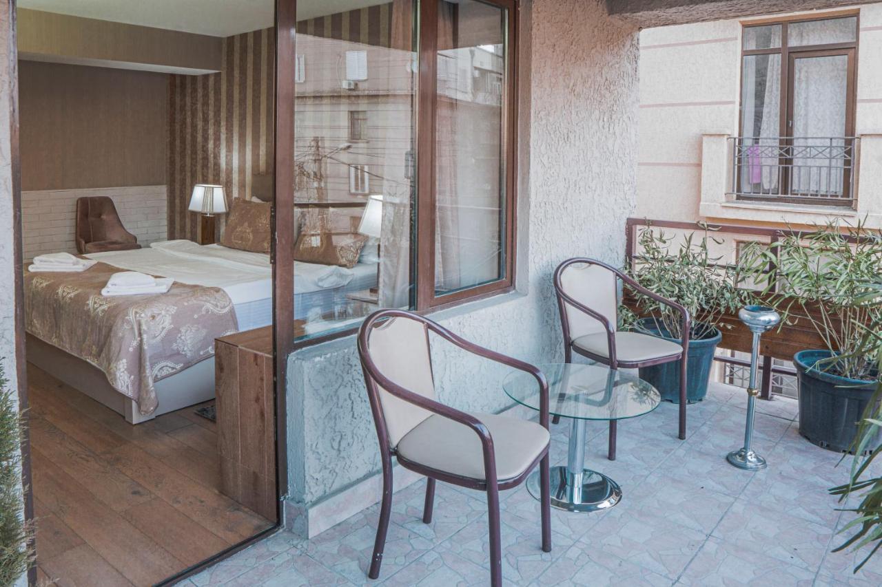 Pino Vere Palace Hotel Τυφλίδα Εξωτερικό φωτογραφία