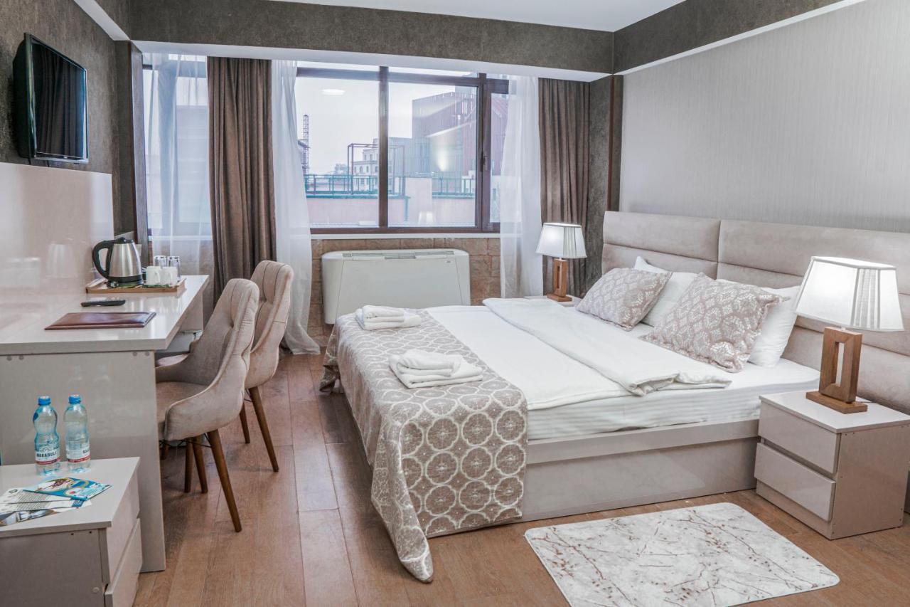 Pino Vere Palace Hotel Τυφλίδα Εξωτερικό φωτογραφία