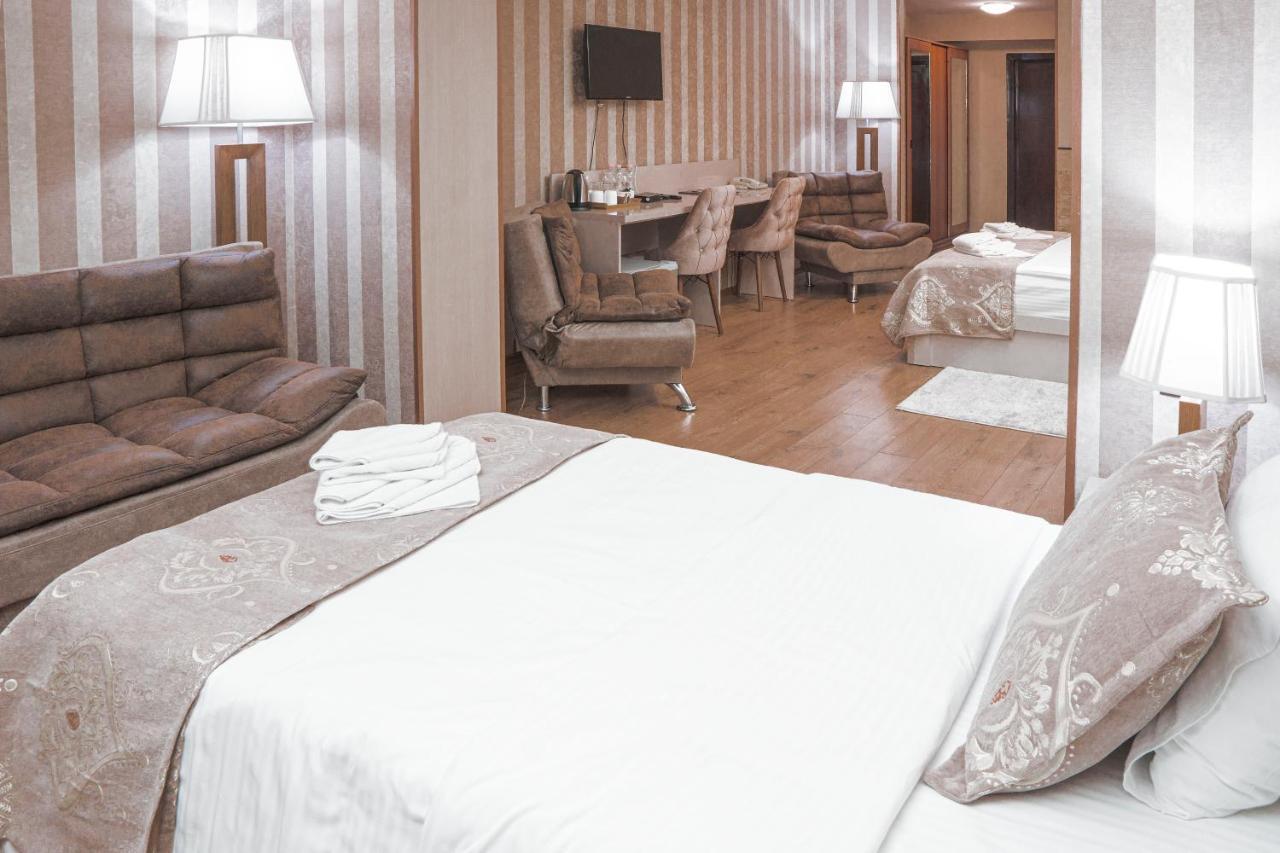 Pino Vere Palace Hotel Τυφλίδα Εξωτερικό φωτογραφία